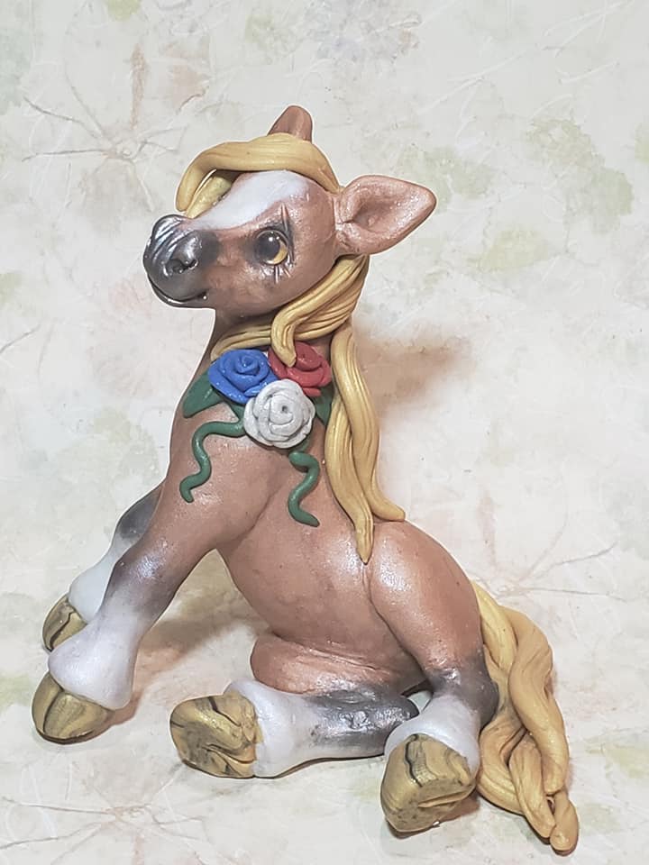 Flaxen Horse With Roses Sculpture
